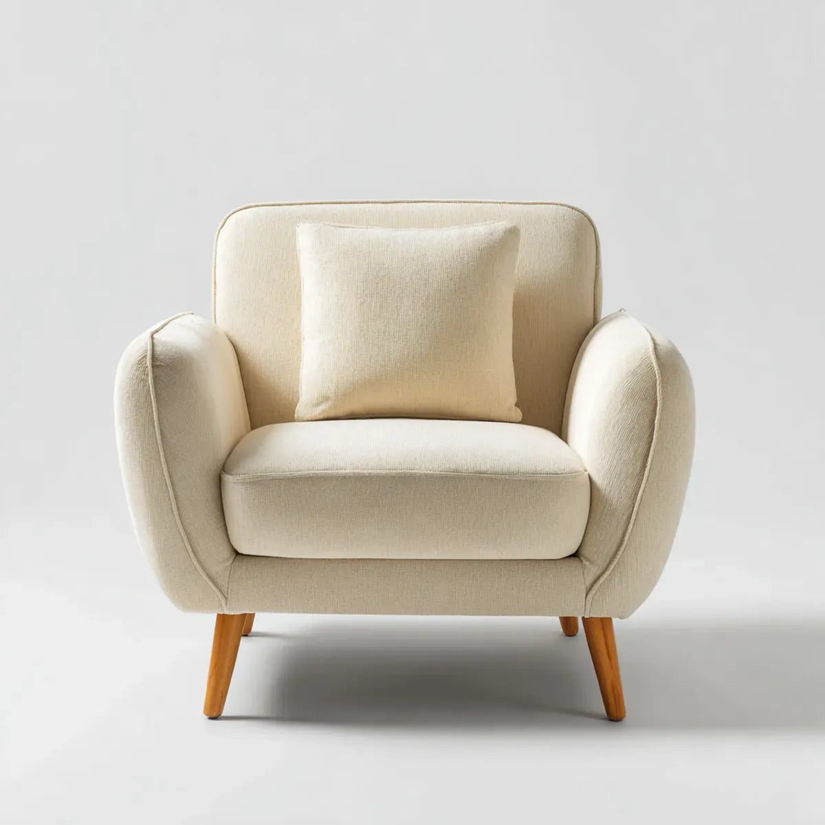 Poltrona da soggiorno imbottita beige in poliestere con gambe in faggio 82 x 78 x 88 cm forma arrotondata